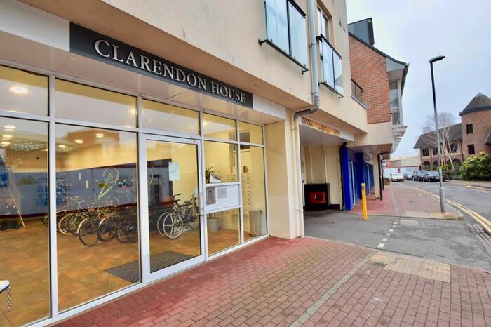 1 Bedroom Flat To Rent In Cowleaze Road, Kingston Upon Thames, KT2