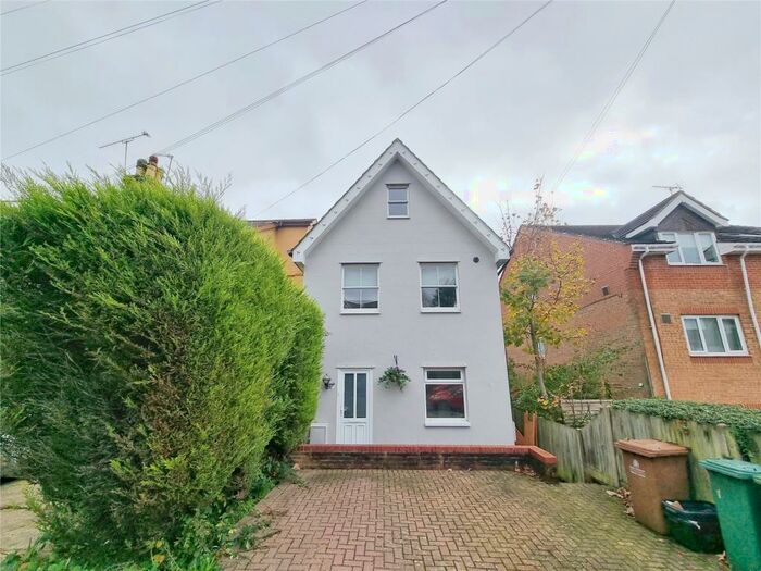 1 Bedroom Maisonette To Rent In St. Johns Terrace Road, Redhill, Surrey, RH1