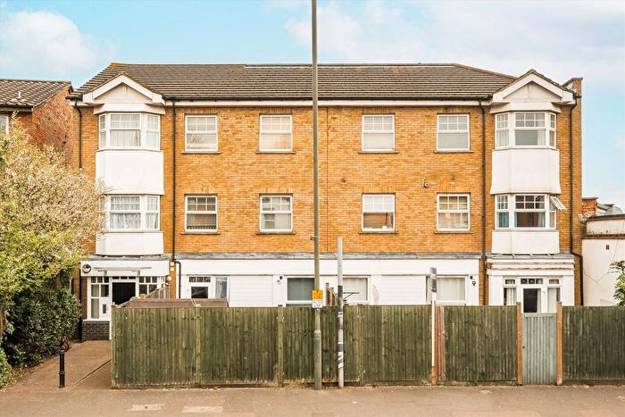 1 Bedroom Flat To Rent In Pepys Road, Raynes Park, SW20