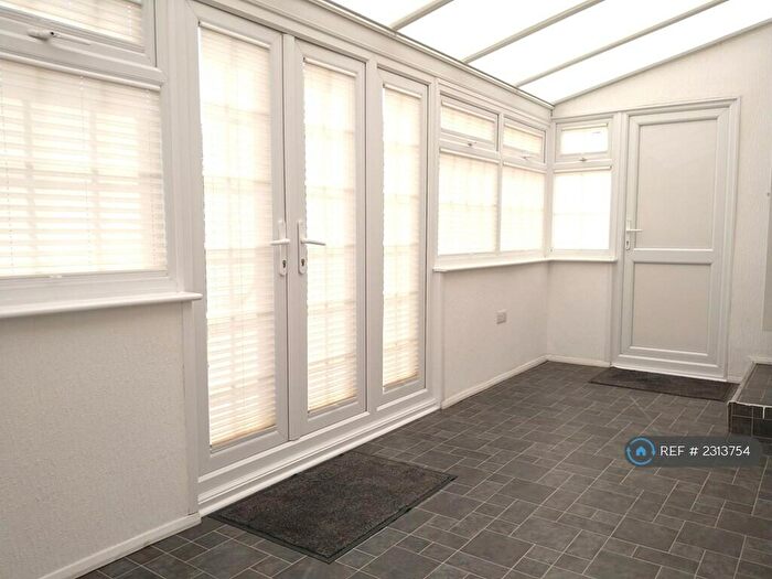 2 Bedroom Bungalow To Rent In Seaforth Gardens, Epsom, KT19