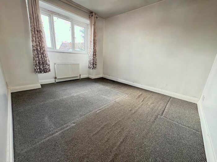 2 Bedroom Flat To Rent In Adeline Road, Bournemouth, BH5