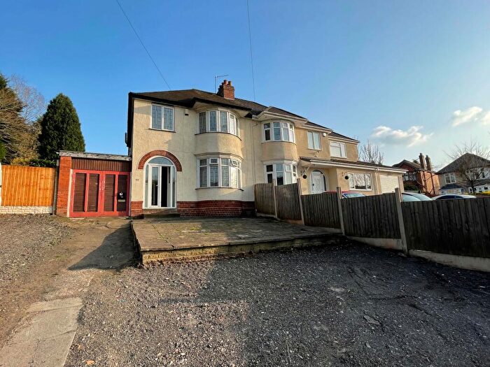 3 Bedroom House To Rent In Cradley Heath, West Midlands, B64