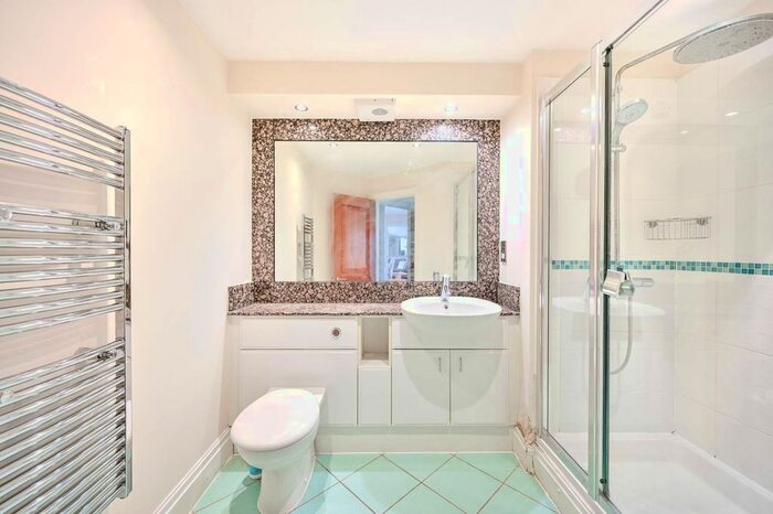 3 Bedroom Flat To Rent In Strand Drive, Kew, Richmond, TW9