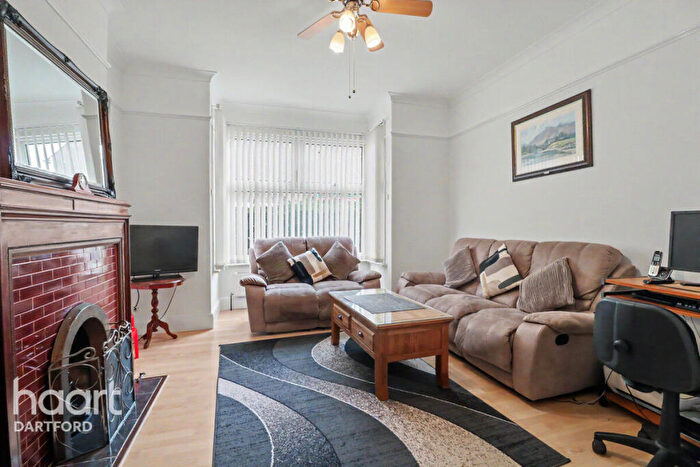 3 Bedroom Detached House For Sale In Brook Road, Gravesend, DA11