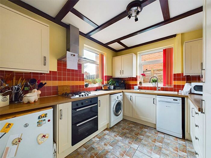 3 Bedroom Detached House For Sale In Bloomfield Road, Gloucester, Gloucestershire, GL1