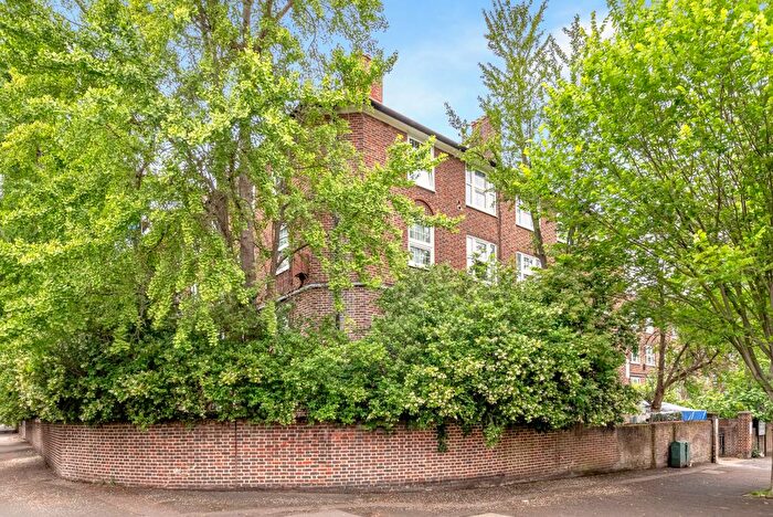 2 Bedroom Flat To Rent In Lordship Road, London, N16