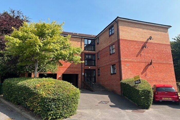 1 Bedroom Flat To Rent In Bracklesham Close, Southampton, SO19