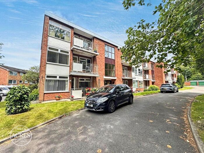 2 Bedroom Flat For Sale In Woburn Crescent, Great Barr, Birmingham, B43