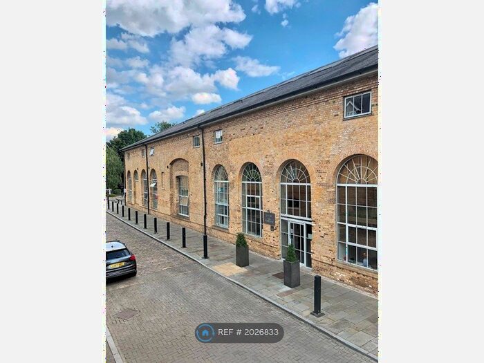 2 Bedroom Flat To Rent In Station Road, Ware, SG12