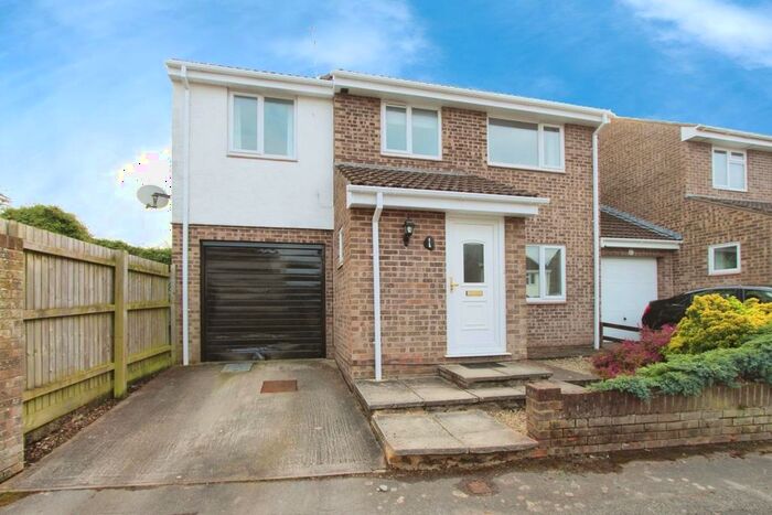 3 Bedroom Property For Sale In Mells Close, Keynsham, Bristol, BS31
