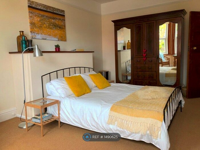 2 Bedroom Flat To Rent In Southbourne, Bournemouth, BH6