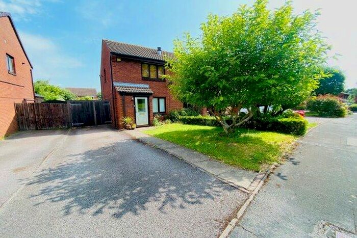 2 Bedroom Property To Rent In Havefield Avenue, Lichfield, WS14