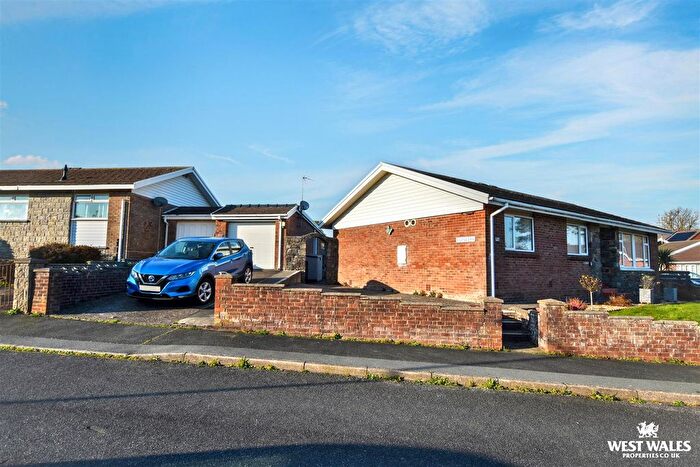 3 Bedroom Detached Bungalow For Sale In Gateholm Avenue, Milford Haven, SA73
