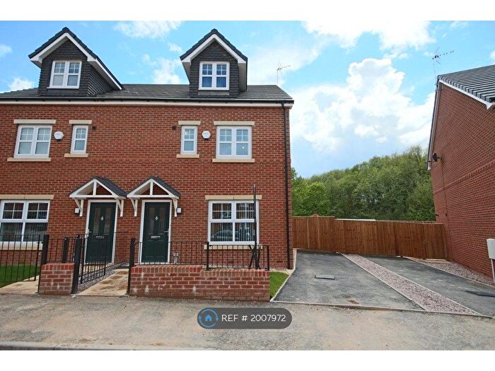 4 Bedroom Detached House To Rent In Saddlecote Close, Manchester, M8