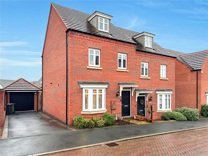 3 Bedroom Semi-Detached House For Sale In Morleys Close, Wigston, Leicestershire, LE18