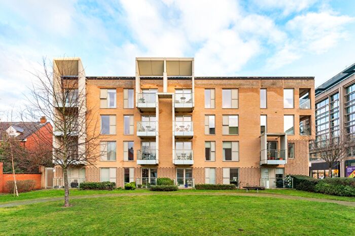2 Bedroom Flat For Sale In Great Northern Road, Cambridge, Cambridgeshire, CB1