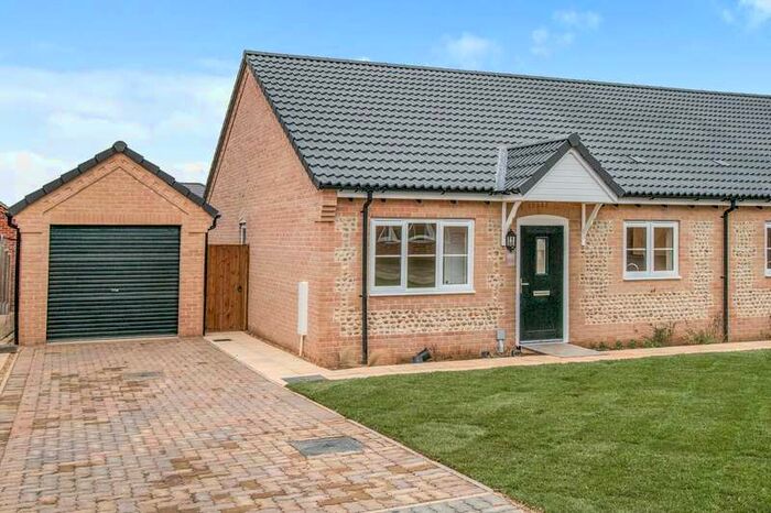 2 Bedroom Bungalow To Rent In Ash Drive, Martham Nr, NR29