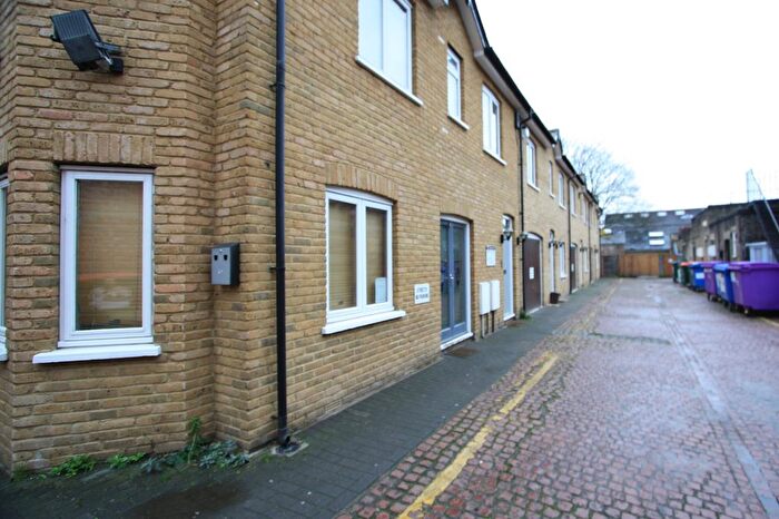 1 Bedroom Flat To Rent In Broadway Court, Wimbledon, SW19