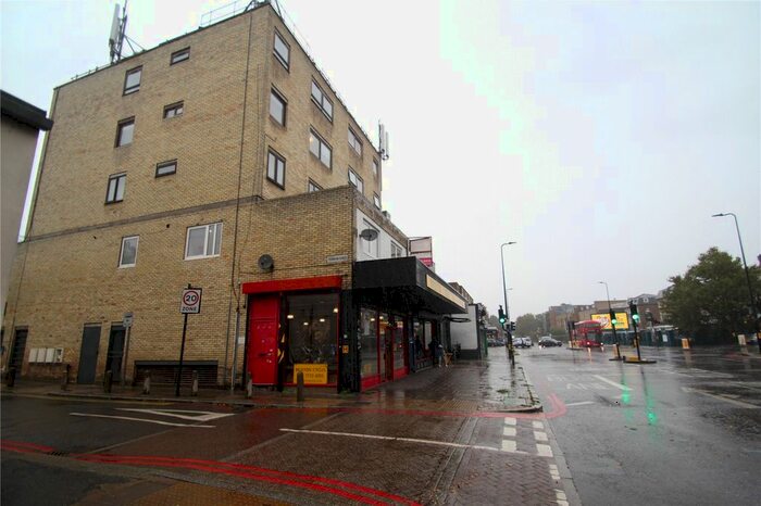 2 Bedroom Flat To Rent In Brixton Road, London, SW9