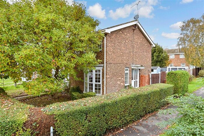 3 Bedroom End Terrace House For Sale In Warlingham Close, Rainham, Gillingham, Kent, ME8