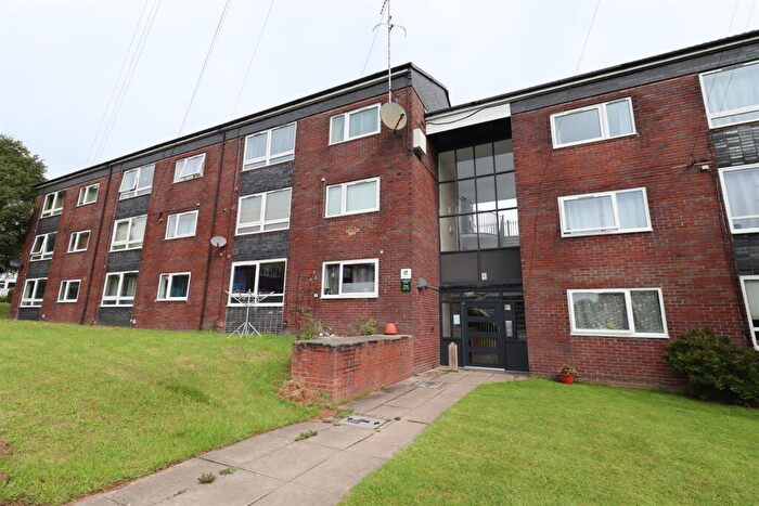 1 Bedroom Flat To Rent In Pembroke Road, Macclesfield, SK11