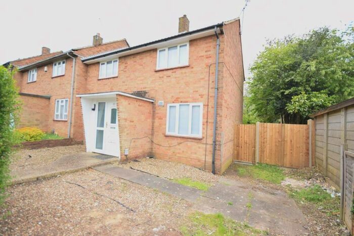 4 Bedroom House To Rent In High Dells, Hatfield, AL10
