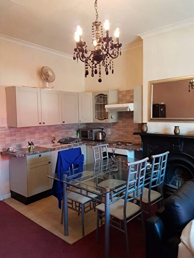 4 Bedroom Flat To Rent In Wilmslow Road, Withington, M20