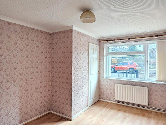 1 Bedroom Bungalow For Sale In Speedwell Avenue, Chatham, Kent, ME5