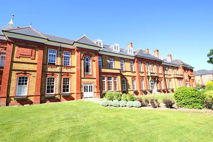 2 Bedroom Flat To Rent In Newsholme Drive, Winchmore Hill, N21