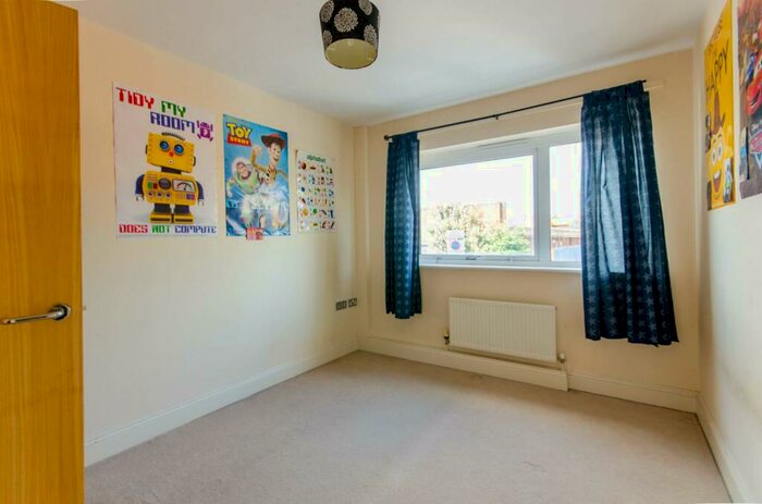 2 Bedroom Flat To Rent In Queen Street, , Tottenham, London, N17