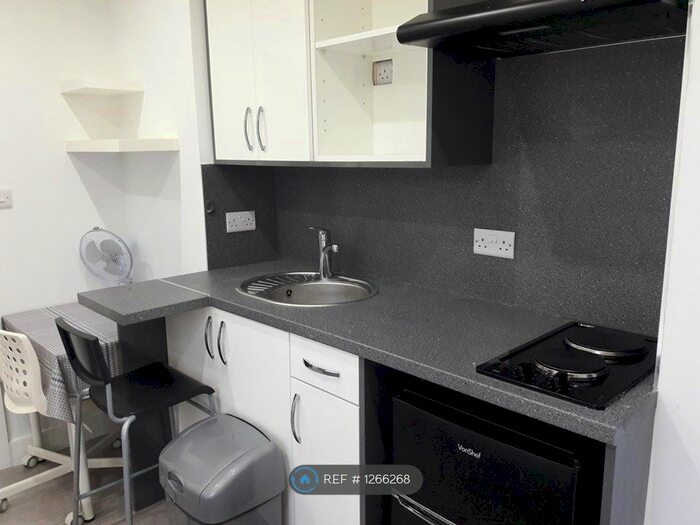 Studio To Rent In Hendon, Hendon NW4