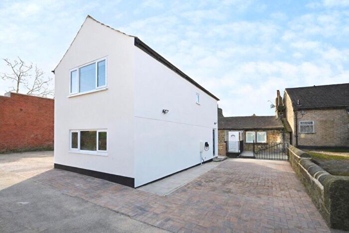 2 Bedroom Detached House To Rent In High Street, Yeadon, Leeds, LS19