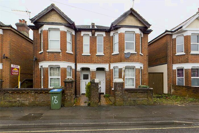 5 Bedroom Private Hall To Rent In Newcombe Road, Southampton, SO15