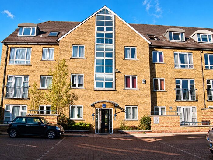 2 Bedroom Apartment For Sale In St Marys Court, Bow, E3