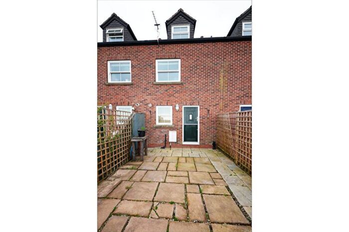 3 Bedroom Terraced House For Sale In Medlock Road, Failsworth, M35
