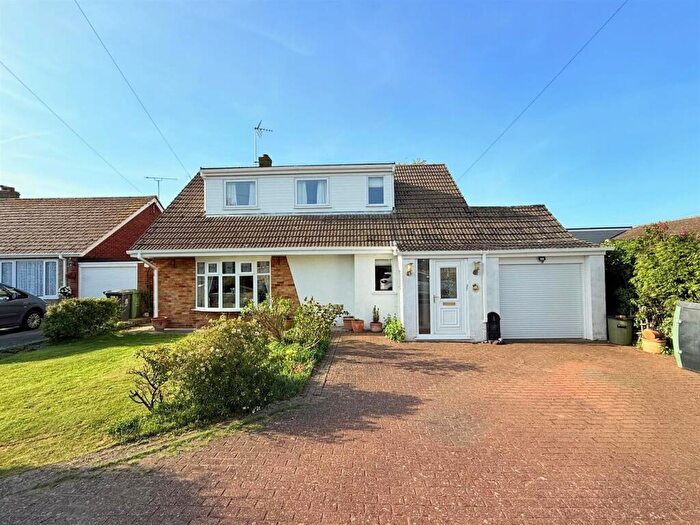 3 Bedroom Detached Bungalow For Sale In Beechwood Road, Hemsby, NR29