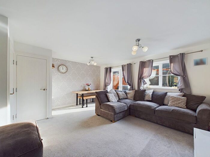 3 Bedroom End Of Terrace House For Sale In Highfield Road, Whitby, YO21