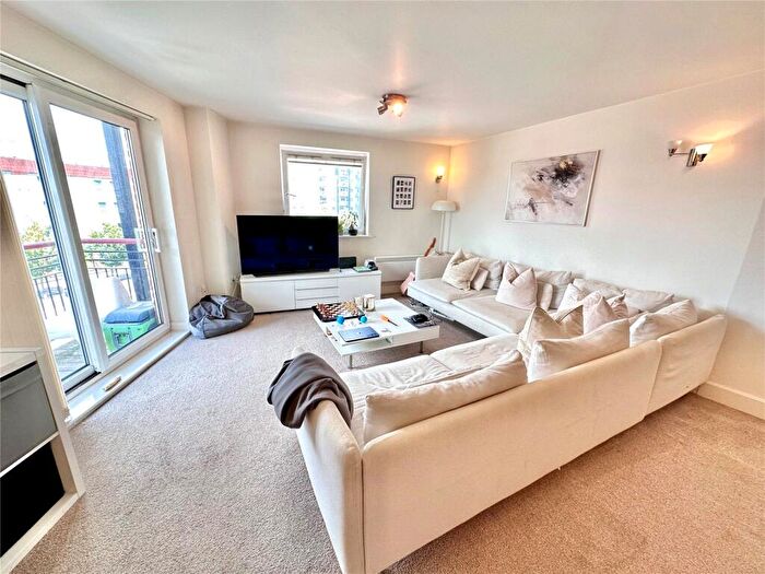 2 Bedroom Flat To Rent In The Canalside, Gunwharf Quays, Portsmouth, PO1