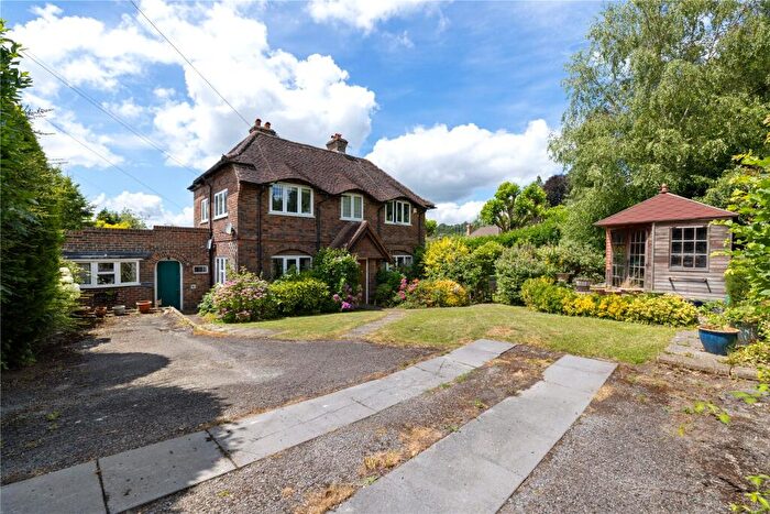 2 Bedroom Maisonette For Sale In Weysprings, Haslemere, Surrey, GU27