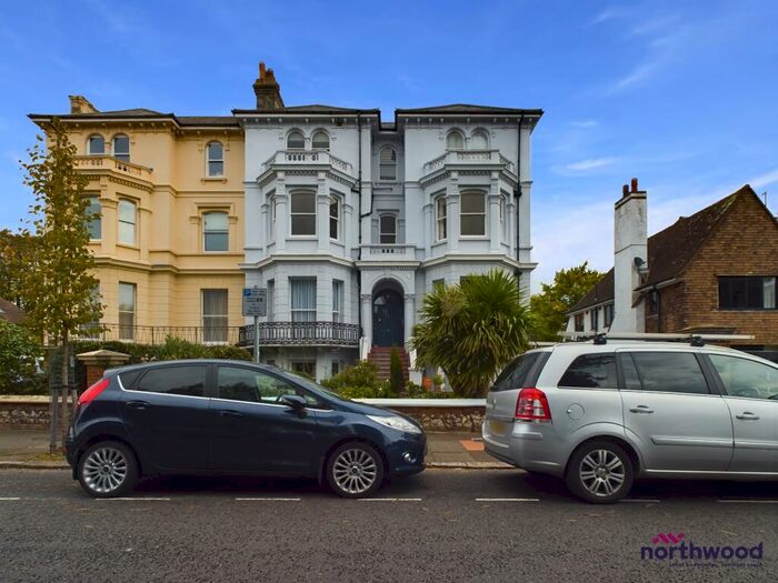 1 Bedroom Flat To Rent In Blackwater Road, Meads, Eastbourne, BN21