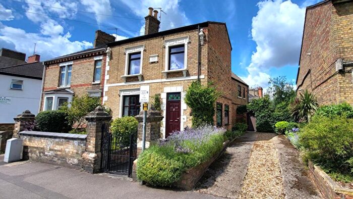 3 Bedroom Semi-Detached House For Sale In Eastfield Road, Peterborough, PE1