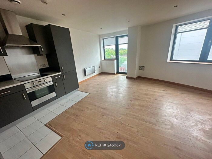 2 Bedroom Flat To Rent In Salts Mill Road, Shipley, BD17