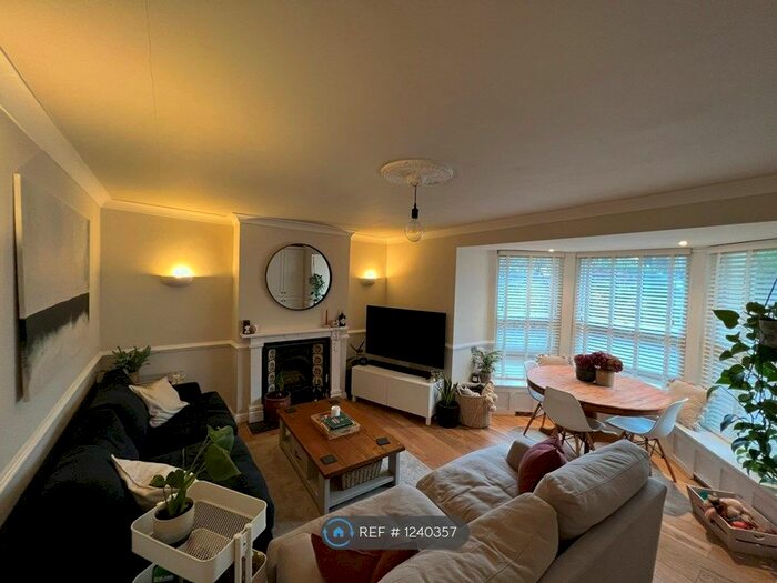 2 Bedroom Flat To Rent In Royal Park, Clifton, Bristol BS8