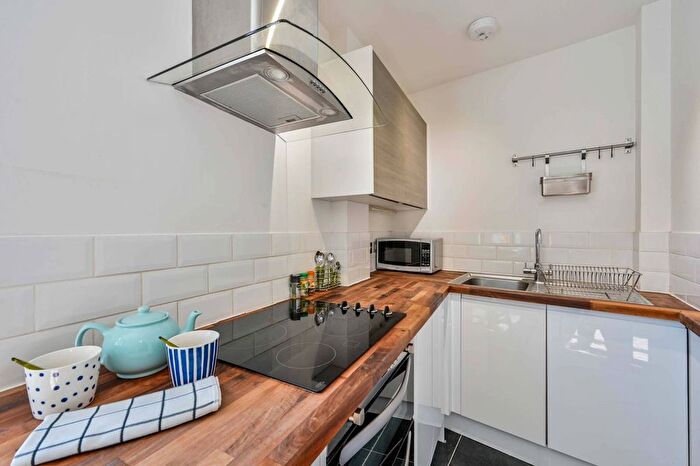 1 Bedroom Flat For Sale In High Street, Kingston, Kingston Upon Thames, KT1
