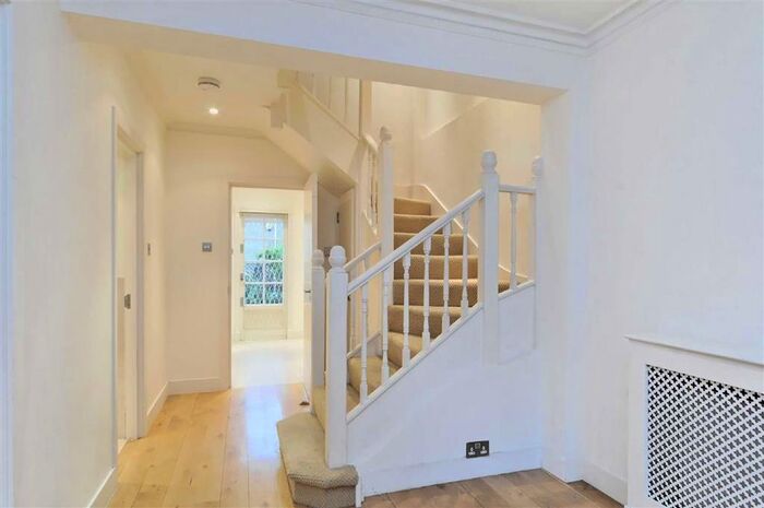 4 Bedroom Property To Rent In Warwick Avenue, Little Venice, London, W9