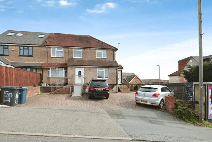 3 Bedroom Semi Detached House For Sale In Hatters Lane, High Wycombe, HP13