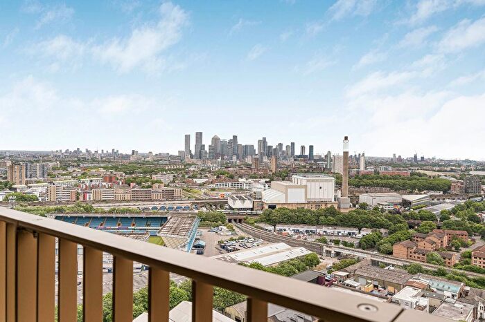 1 Bedroom Flat For Sale In Bermondsey Heights, - Ilderton Road, SE15