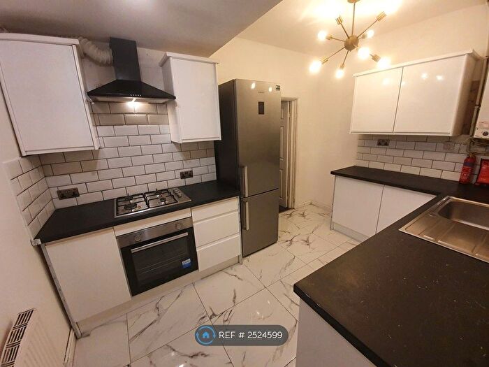 3 Bedroom End Of Terrace House To Rent In Brigade Street, Bolton, BL1
