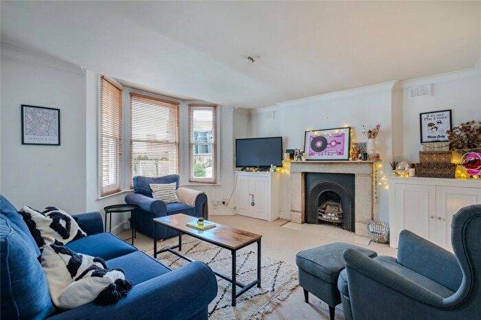 2 Bedroom Apartment To Rent In Rossiter Road, London, SW12