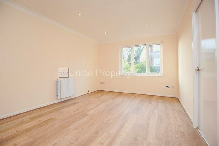 1 Bedroom Flat To Rent In Milford Mews, London, SW16